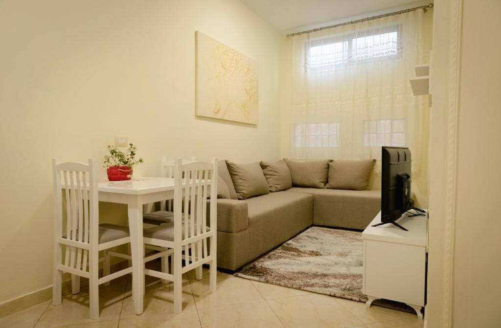 Villa Apartments S&F City Centre Tiran Dış mekan fotoğraf